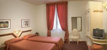 Hotel Metropole Montecatini Terme Rum bild